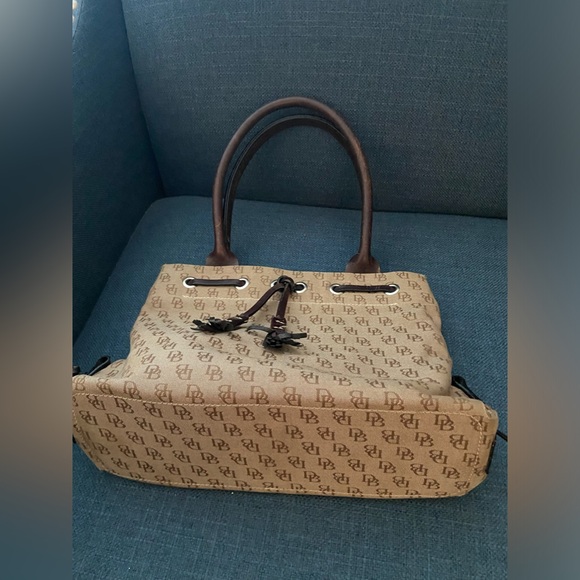 Dooney Bourke Small Tan & Brown Leather Tassel Shoulder Double Round Straps bag - Picture 3 of 16